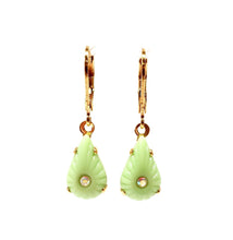 Charger l'image dans la galerie, Boucles d'oreilles vintage des années 60 en or vert menthe douce