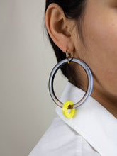 Charger l'image dans la galerie, Boucles d'oreilles Cime jaunes et bleues