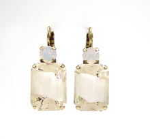 Charger l'image dans la galerie, Boucles d'oreilles – Verre bohémien vintage blanc & cristaux Swarovski® White Opal