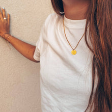 Charger l'image dans la galerie, Collier Médaille message BORN TO SHINE