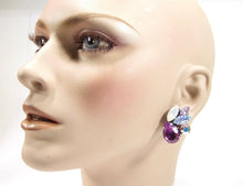 Charger l'image dans la galerie, Boucles d'oreilles à clip navette en cristal blanc violet unique