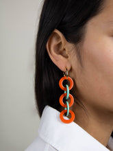 Charger l'image dans la galerie, Boucles d'oreilles Entrelac vert orange