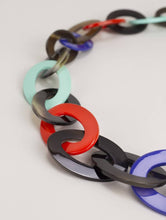 Charger l'image dans la galerie, Collier long à anneaux ovales plats de 3 tailles en turquoise, indigo et laque orange: Multiples