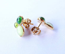 Charger l'image dans la galerie, Boucles d'oreilles en opale vert or avec pierres en verre