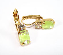 Charger l'image dans la galerie, Boucles d'oreilles Mini – Verre vintage vert tendre & cristaux Swarovski®
