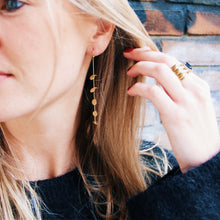 Charger l'image dans la galerie, Fine wire earring leaves