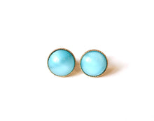 Charger l'image dans la galerie, Boucles d'oreilles en or bleu clair turquoise vintage des années 1960 en verre opale