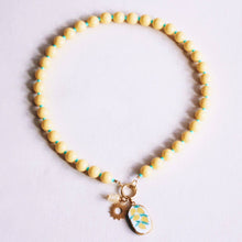 Charger l'image dans la galerie, Collier de perles Miyuki avec breloques - jaune/menthe