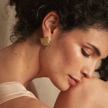 Charger l'image dans la galerie, BOUCLES D'OREILLES PUCES GINKGO