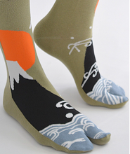 Charger l'image dans la galerie, Chaussettes Tabis Estampe Hokusai Vague et fuji