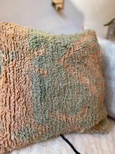 Charger l'image dans la galerie, Housse de coussin Vintage Boujaad 2, vert menthe, pêche, blanc cassé