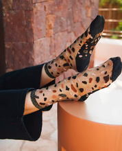 Charger l'image dans la galerie, LAC GIVRÉ BRUNE Chaussettes