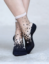 Charger l'image dans la galerie, NAKAMEGURO OR Chaussettes