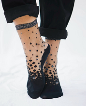 Charger l'image dans la galerie, NAKAMEGURO SILVER Chaussettes