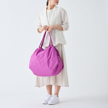 Charger l'image dans la galerie, Shupatto compact foldable shopping bag size L – Peony Petal