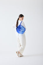 Charger l'image dans la galerie, Shupatto Anniversary Edition Bag M – Inception Blue