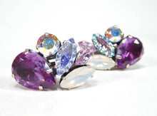 Charger l'image dans la galerie, Boucles d'oreilles à clip navette en cristal blanc violet unique