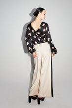 Charger l'image dans la galerie, La blouse Daisy cache cœur réversible Lucky Cat