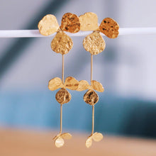 Charger l'image dans la galerie, Boucle d'oreille statement « guirlande de fleurs »