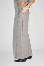 Charger l'image dans la galerie, Le pantalon Charlie en tricot léo beige