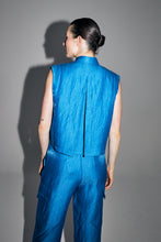 Charger l'image dans la galerie, La Chemise Nina en lin bleu brillant fabriquée en Italie