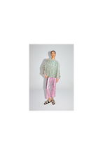 Charger l'image dans la galerie, La chemise Paola imprimé Gypsy fleuri rose et jaune fabriquée en Italie