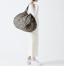 Charger l'image dans la galerie, Shupatto compact foldable shopping bag size L – Paw Marks