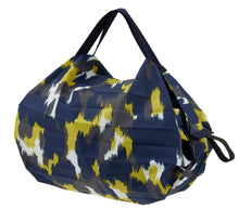 Charger l'image dans la galerie, Shupatto compact foldable shopping bag size S – Shade of Trees