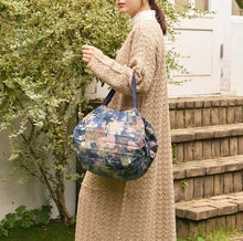 Charger l'image dans la galerie, Shupatto Recycled Bag – Ivy Leaves