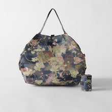 Charger l'image dans la galerie, Shupatto Recycled Bag – Ivy Leaves