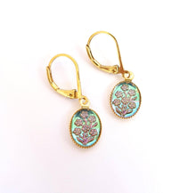 Charger l'image dans la galerie, Boucles d'oreilles violettes vintage
