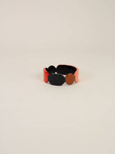 Charger l'image dans la galerie, Bracelet Totem 25 en corne noire et laque Roux: Moyenne
