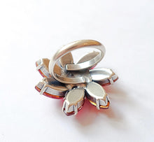 Charger l&#39;image dans la galerie, Bague Rose Florale Avec Pierres en Verre Fait Main
