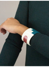 Charger l'image dans la galerie, Bracelet jonc Zigzag: Moyenne
