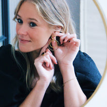 Charger l'image dans la galerie, Boucle d'oreille statement "City Chic"
