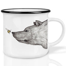 Charger l'image dans la galerie, Tasse en céramique « The Encounter » avec ours et bourdon: 250 ml
