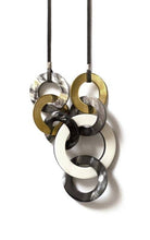 Charger l'image dans la galerie, Collier en corne avec laque et laiton
