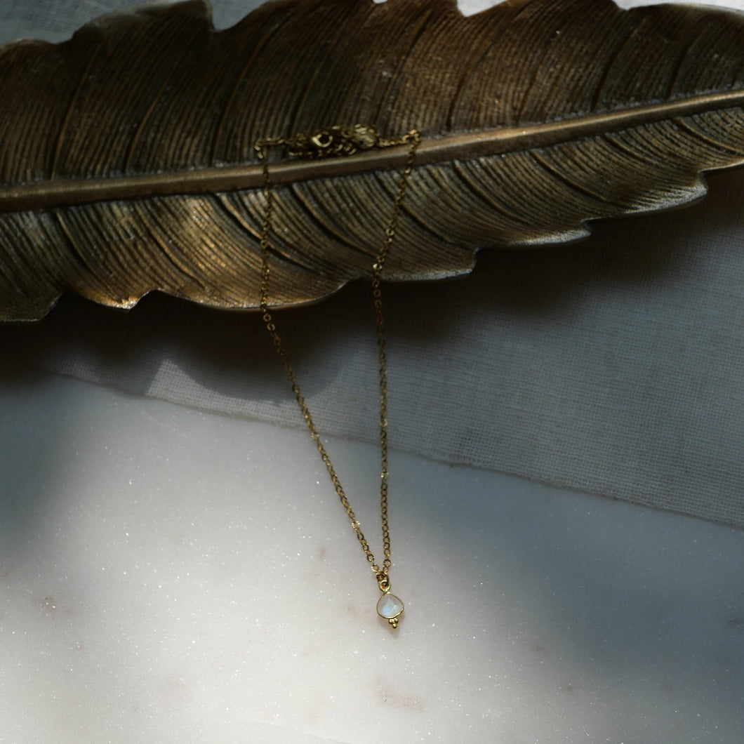 COLLIER ANITA MOONSTONE