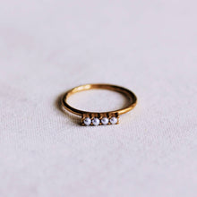 Charger l'image dans la galerie, Bague minimaliste avec barre de perles

