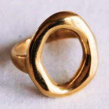 Charger l'image dans la galerie, Anneau ovale en acier massif
