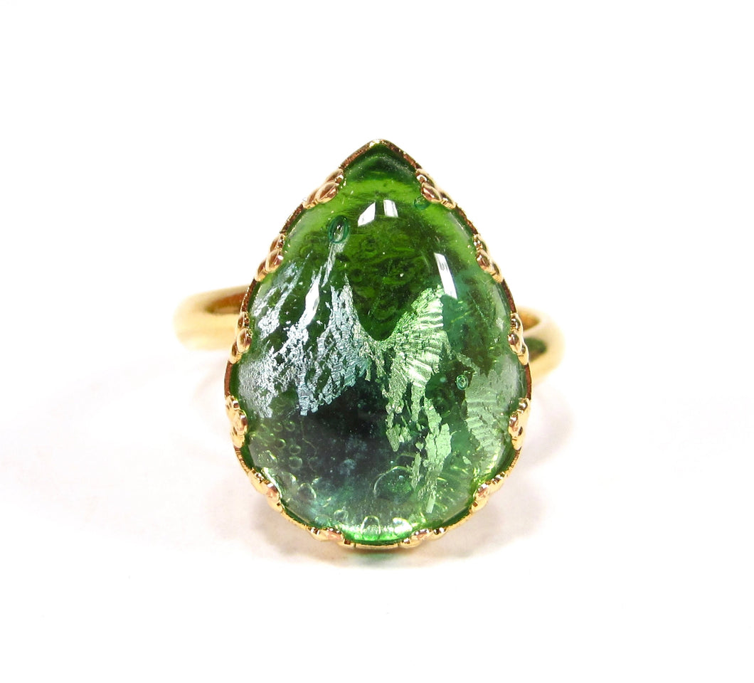 Bague or avec verre vert fait main