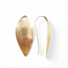 Charger l'image dans la galerie, Boucle d'oreille Flèche de Lumière
