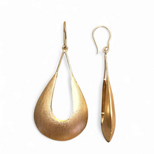 Charger l'image dans la galerie, Boucle d'oreille audacieuse
