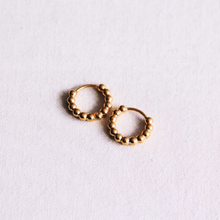 Charger l'image dans la galerie, Boucles d'oreilles créoles en acier inoxydable 10 mm "boules" - or
