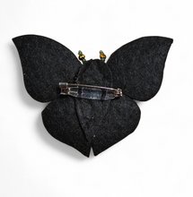 Charger l'image dans la galerie, Broche Papillon de Minuit

