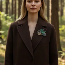 Charger l'image dans la galerie, Broche Vol d'Émeraude
