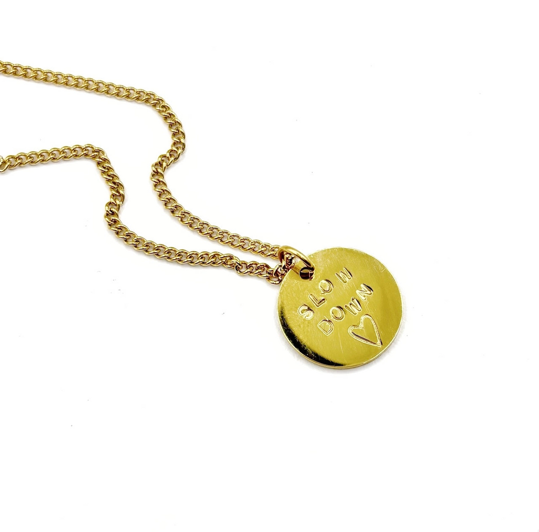 Collier Slow Down – Collier court en acier inoxydable plaqué or