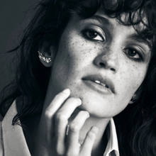 Charger l'image dans la galerie, GRANDES BOUCLES D'OREILLES CLIMBERS OHIA
