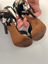 Charger l&#39;image dans la galerie, Sandales GIVENCHY – T37

