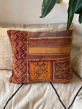 Charger l&#39;image dans la galerie, Housse de coussin vintage, rouge, violet, orange

